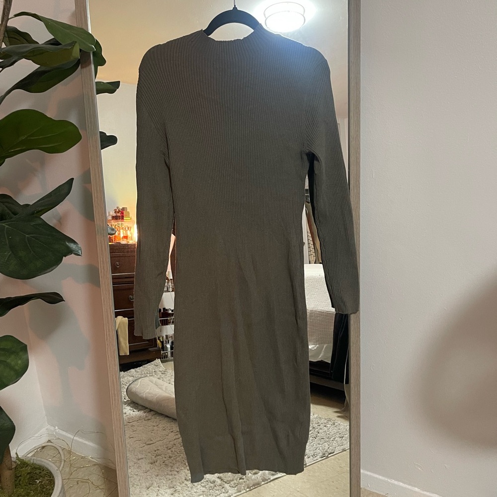 Elegant Olive Green Ribbed Dress